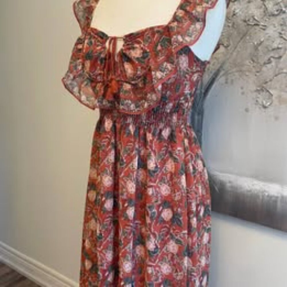 Size Small Midi/Maxi dress with shirring below bust. Feminine detail. Paid $158.